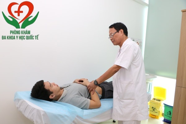 tiểu ra máu